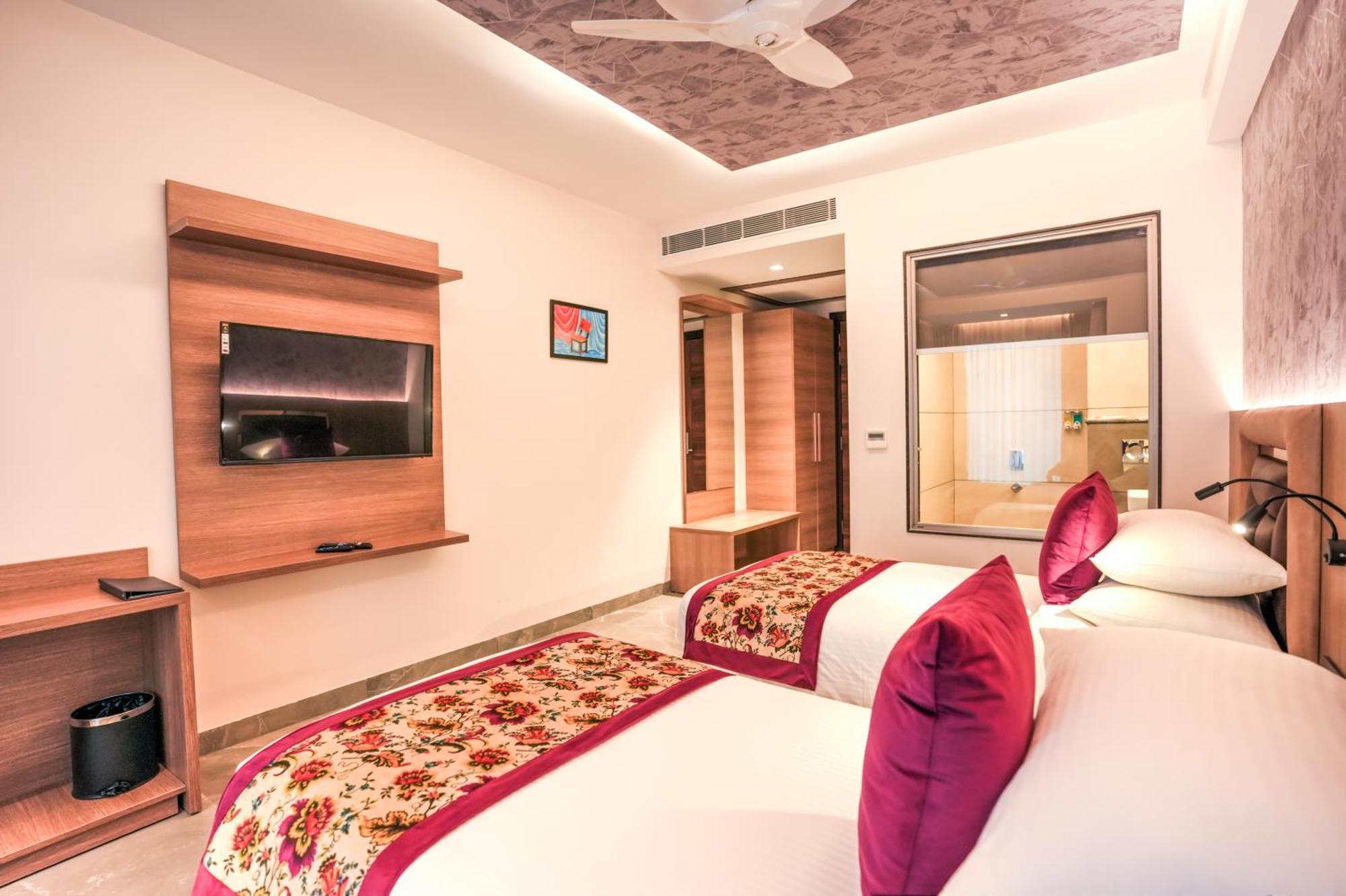 Rj Hotel - Managed By Atithi House Greater Noida Exterior foto